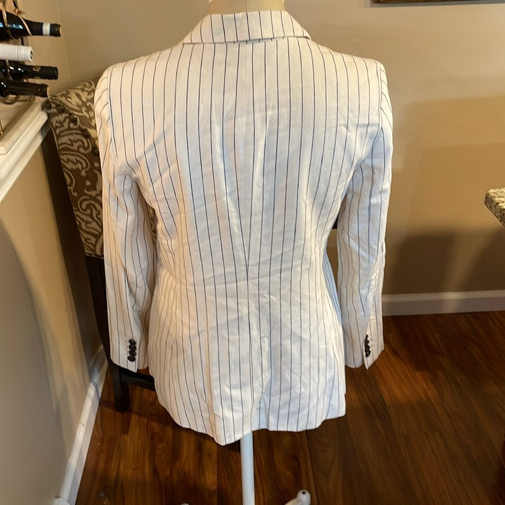 Ann Taylor cream and Black Blazer with Tailored Cut - Picture 2 of 8
